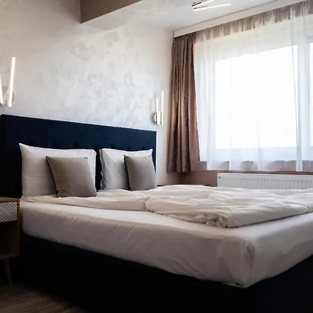 Hotel Jeweller 2*